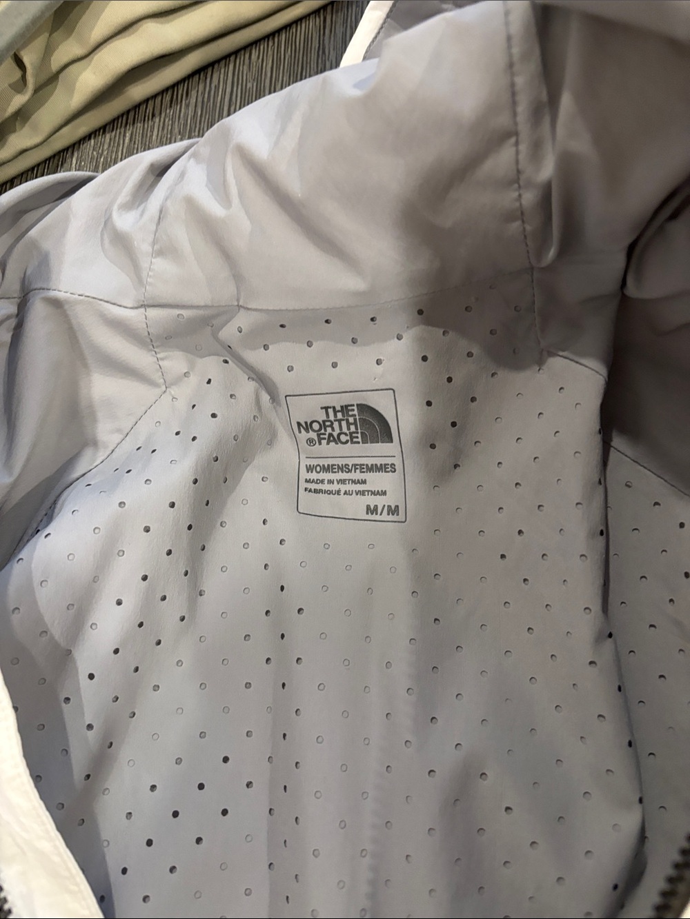 Noth Face Lightweight Ventrix Jacket white w/ black trim Size Med EUC - Picture 12 of 13